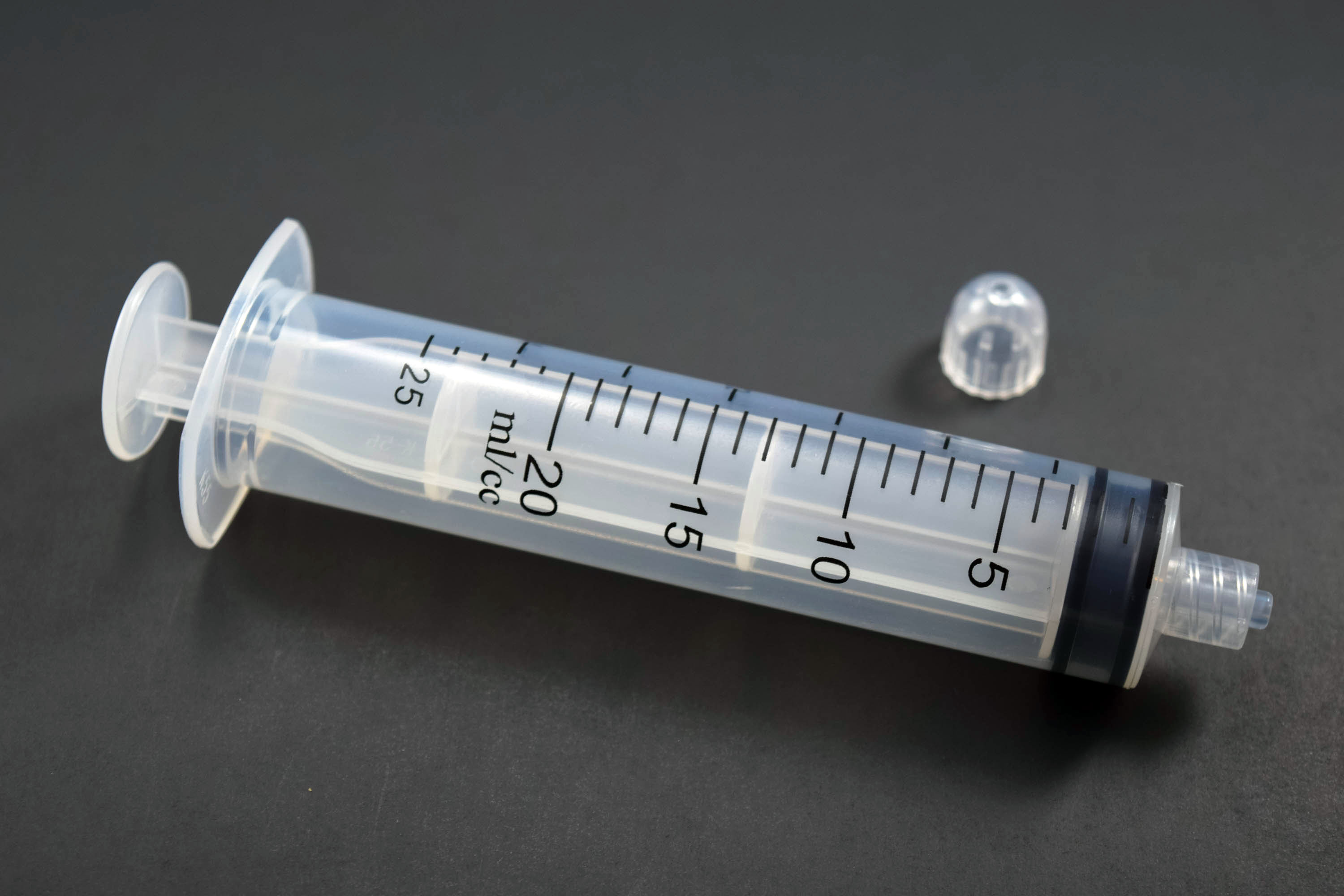 Syringe 20cc LL Latex Free Exel™ Luer Lock Tip with cap Without Safety Sterile Latex Free 20-25cc (50/BX 10BX/CS) by Exel Corporation  ID 26280